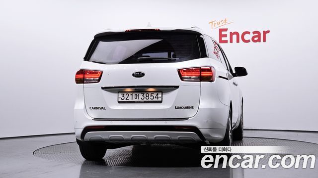 Kia Canival 2018 — photo 4