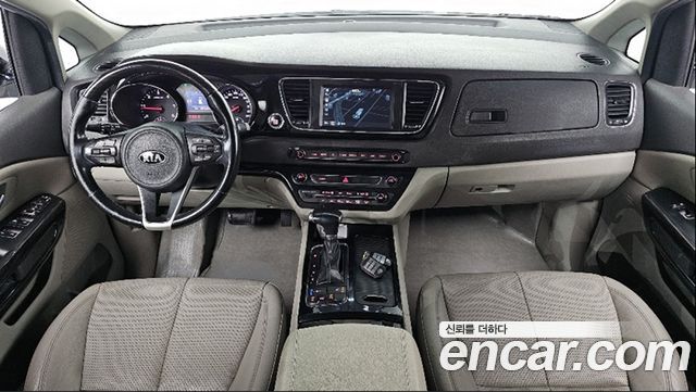 Kia Canival 2018 — photo 7