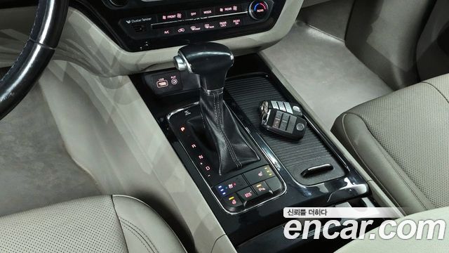Kia Canival 2018 — photo 9