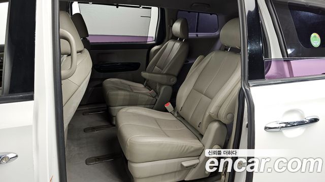 Kia Canival 2018 — photo 12