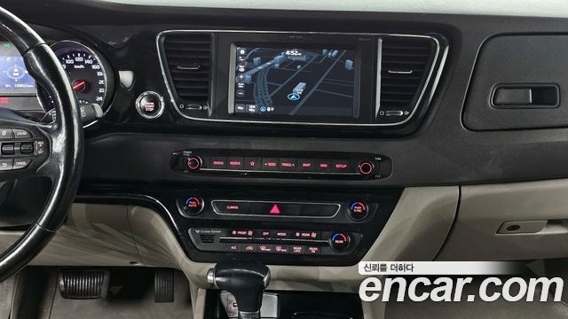 Kia Canival 2018 — photo 14