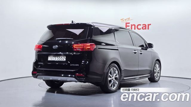 Kia Canival 2019 — photo 2