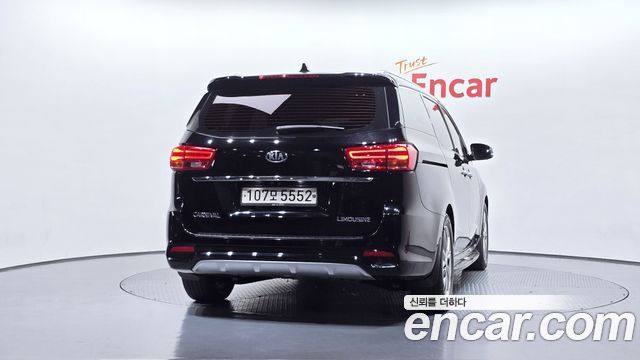 Kia Canival 2019 — photo 4