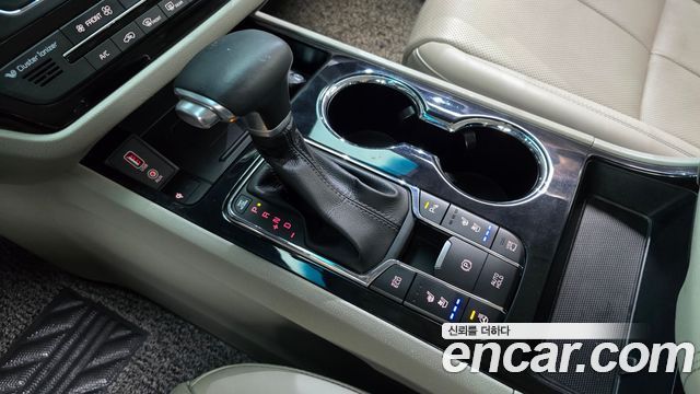 Kia Canival 2019 — photo 9
