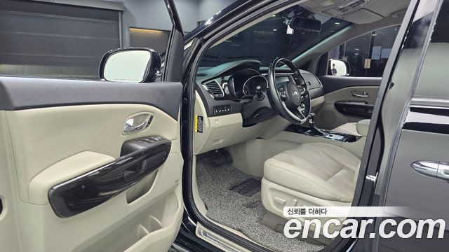Kia Canival 2019 — photo 10