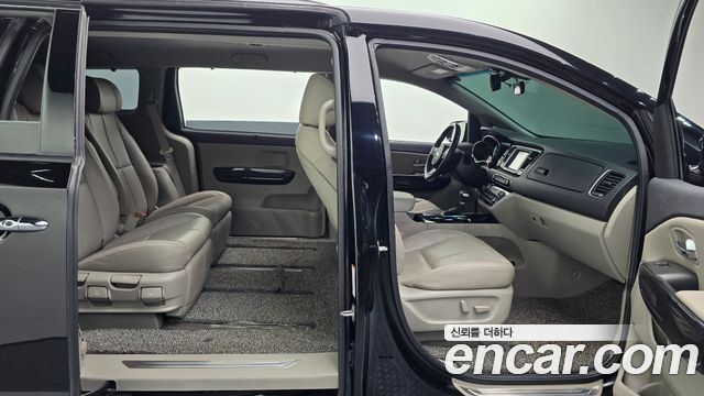 Kia Canival 2019 — photo 11
