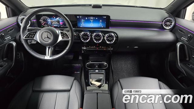 Mercedes-Benz A-Class 2024 — photo 10