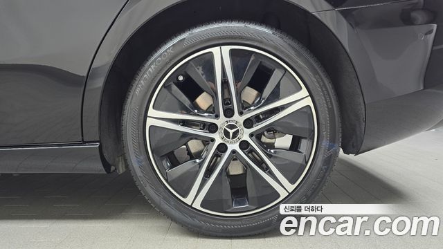 Mercedes-Benz A-Class 2024 — photo 7