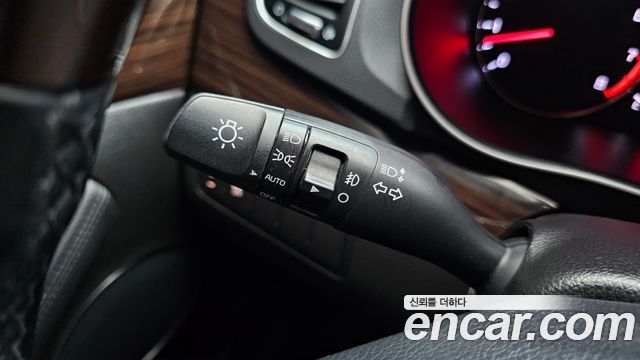 Kia K7 2016 — photo 16
