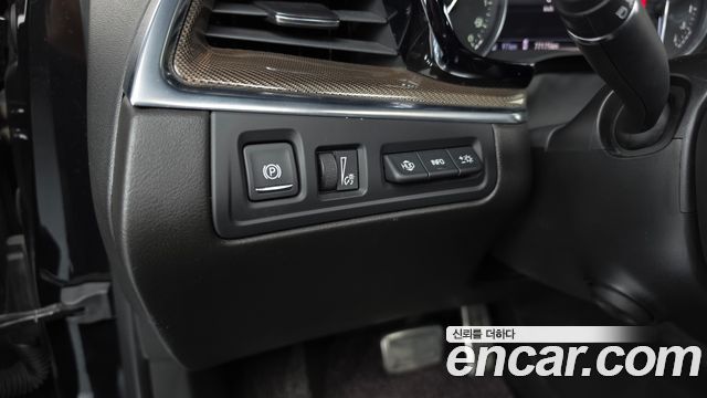 Cadillac XT5 2020 — photo 28