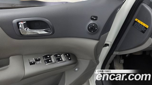 Kia Canival 2014 — photo 27
