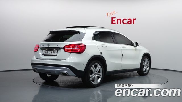 Mercedes-Benz GLA-Class 2015 — photo 2