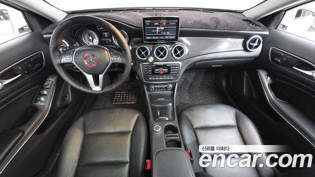 Mercedes-Benz GLA-Class 2015 — photo 7