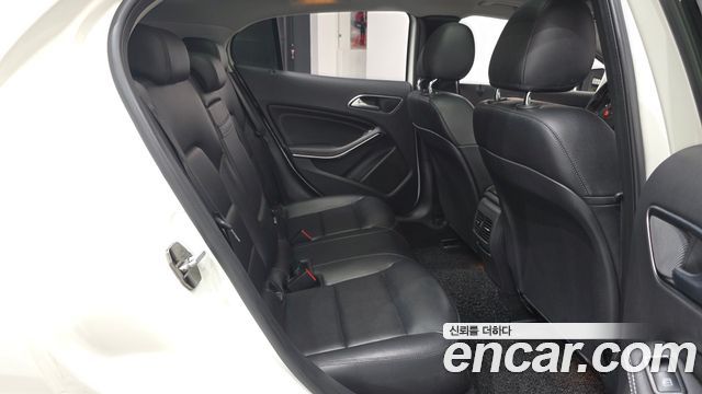 Mercedes-Benz GLA-Class 2015 — photo 11