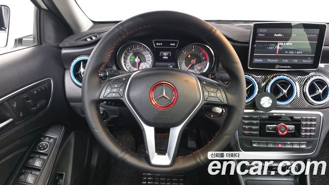 Mercedes-Benz GLA-Class 2015 — photo 14