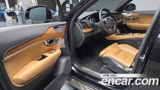 Volvo XC90 2020 — photo 13