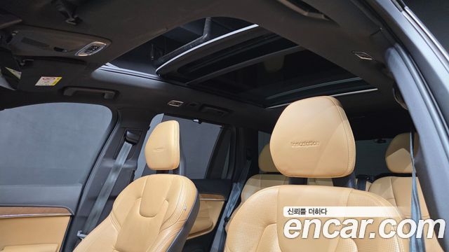 Volvo XC90 2020 — photo 25