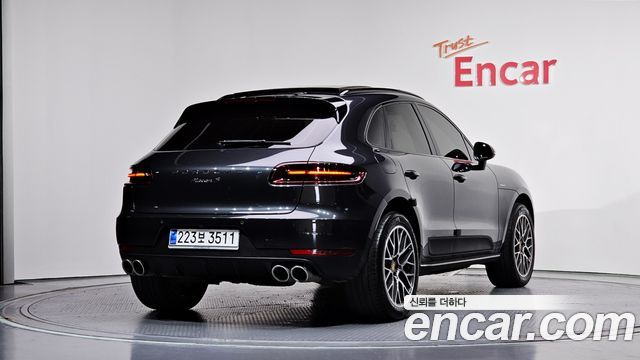 Porsche Macan 2017 — photo 2