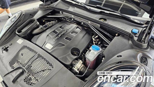 Porsche Macan 2017 — photo 6
