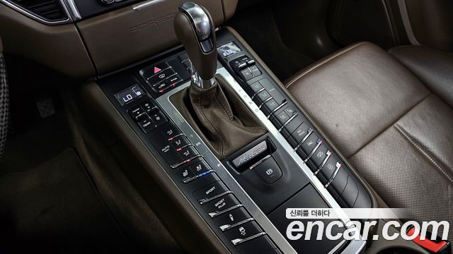Porsche Macan 2017 — photo 9