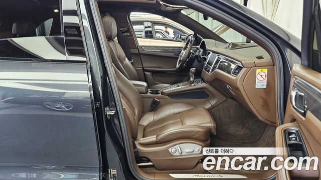 Porsche Macan 2017 — photo 11