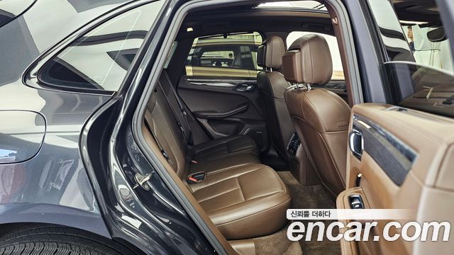 Porsche Macan 2017 — photo 12