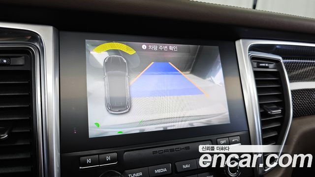 Porsche Macan 2017 — photo 15
