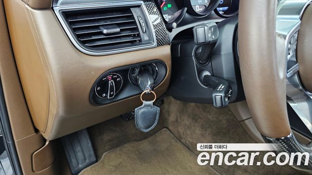 Porsche Macan 2017 — photo 16