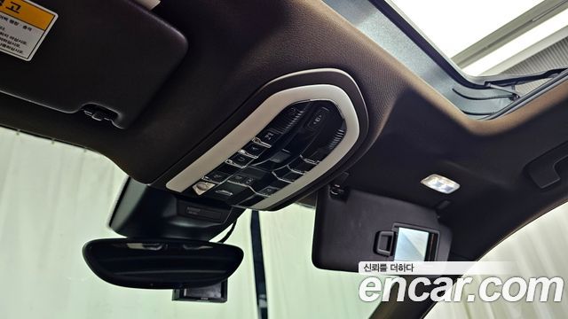Porsche Macan 2017 — photo 17