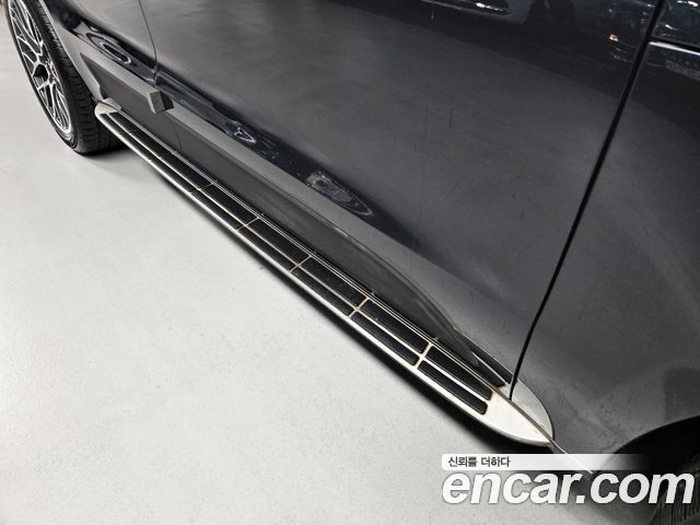 Porsche Macan 2017 — photo 19