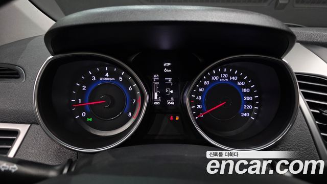 Hyundai AVANTE 2014 — photo 8