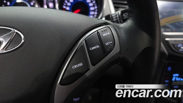 Hyundai AVANTE 2014 — photo 17