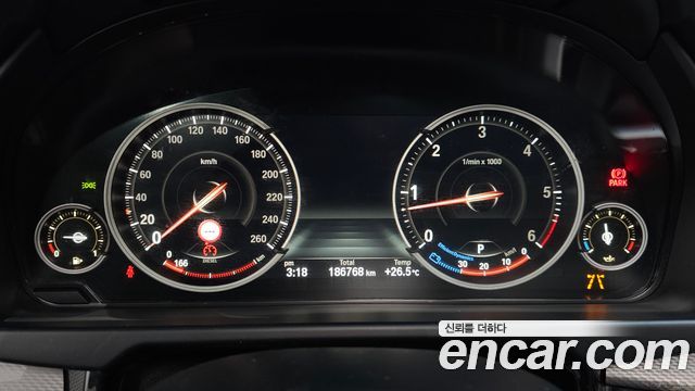 BMW X5 2018 — photo 8