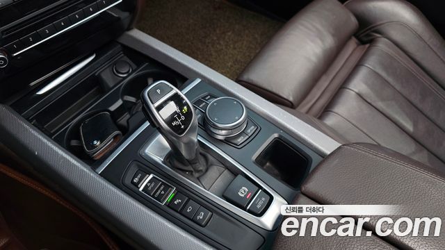 BMW X5 2018 — photo 9