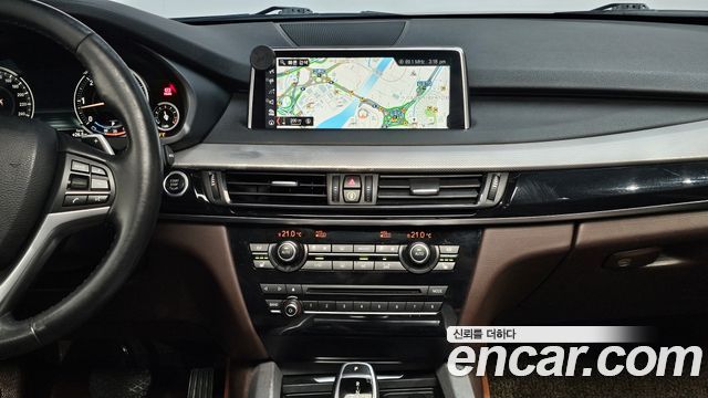 BMW X5 2018 — photo 15