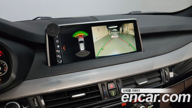 BMW X5 2018 — photo 16