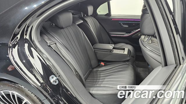 Mercedes-Benz S-Class 2024 — photo 17