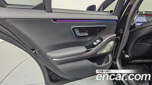 Mercedes-Benz S-Class 2024 — photo 15