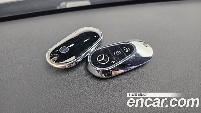 Mercedes-Benz S-Class 2024 — photo 33