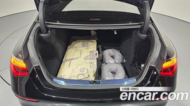 Mercedes-Benz S-Class 2024 — photo 34