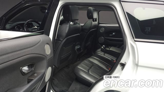 Land Rover Range Rover Evoque 2018 — photo 11