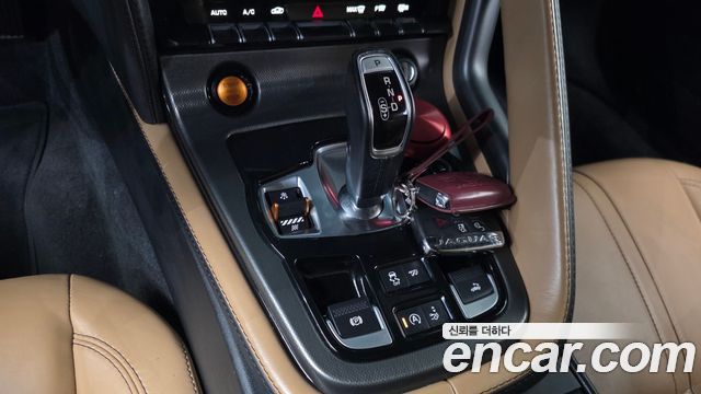 Jaguar F-TYPE 2016 — photo 9