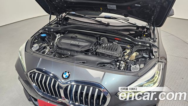 BMW 1-Series 2021 — photo 6
