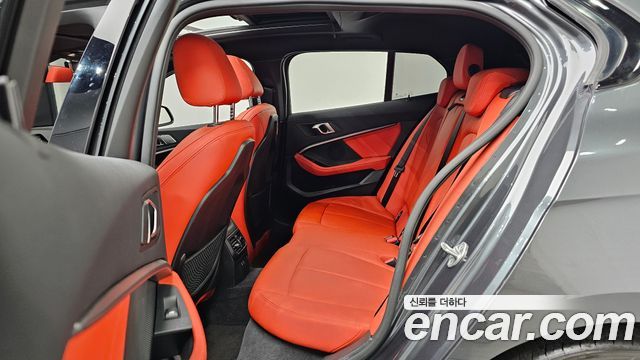 BMW 1-Series 2021 — photo 12