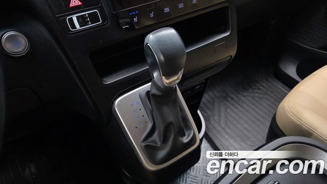 Hyundai Staria 2022 — photo 12