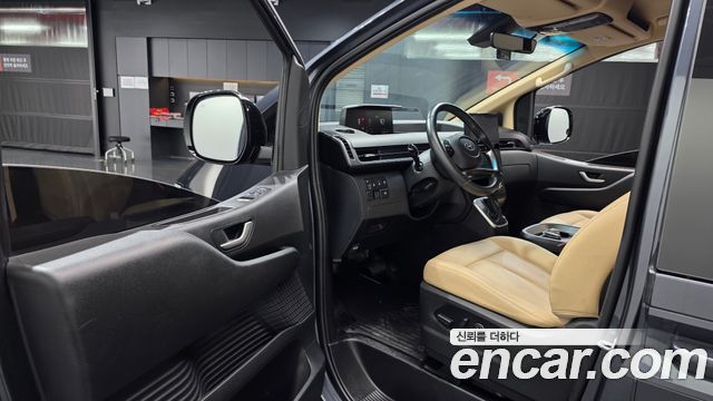 Hyundai Staria 2022 — photo 13