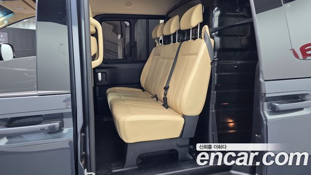Hyundai Staria 2022 — photo 18