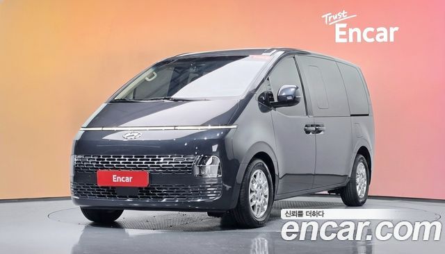 Hyundai Staria 2022 — photo 1
