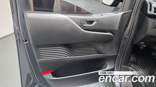 Hyundai Staria 2022 — photo 14