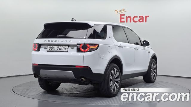 Land Rover Discovery Sport 2018 — photo 2